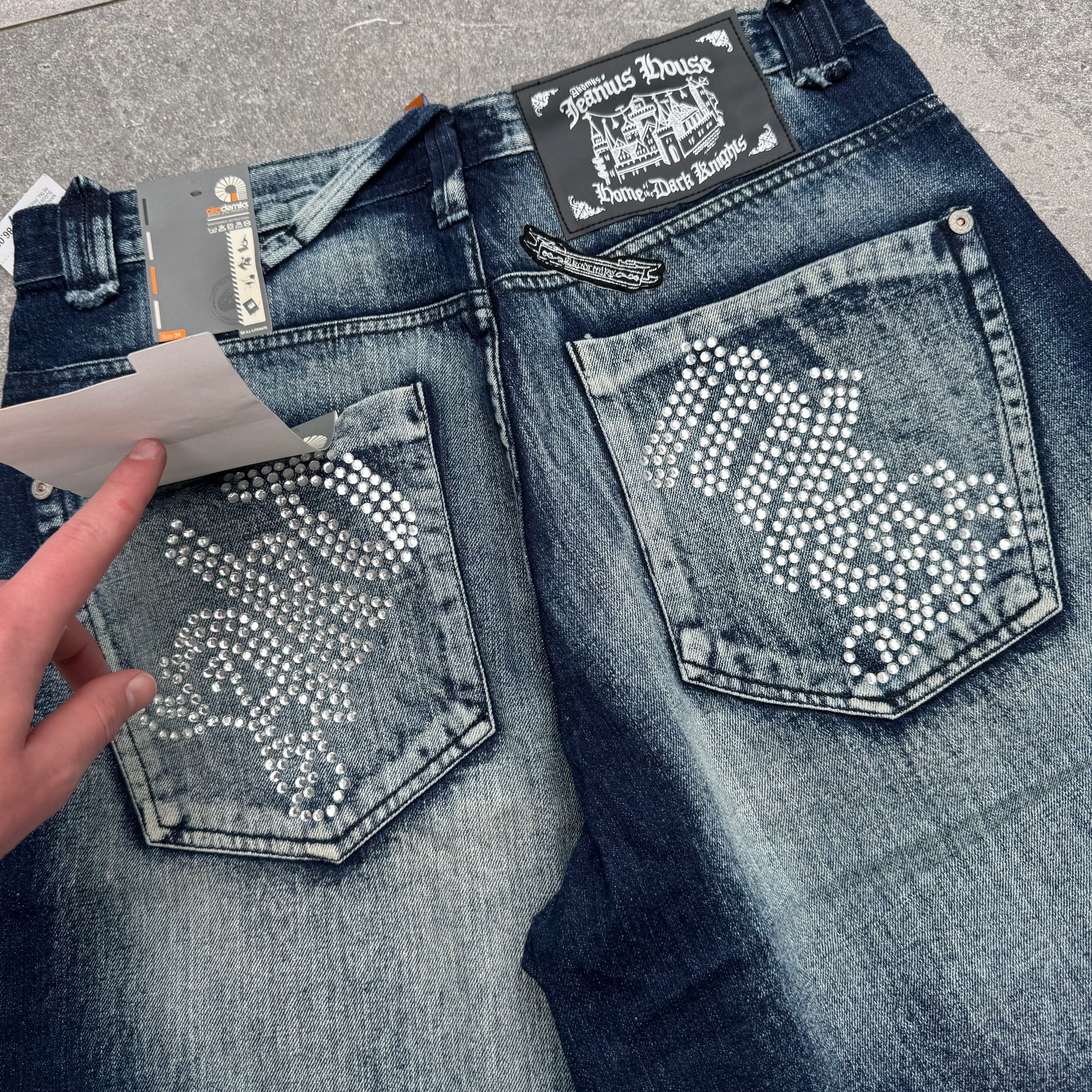 *DEADSTOCK* 2000s akademiks jorts - 34x13.5” - Image 3