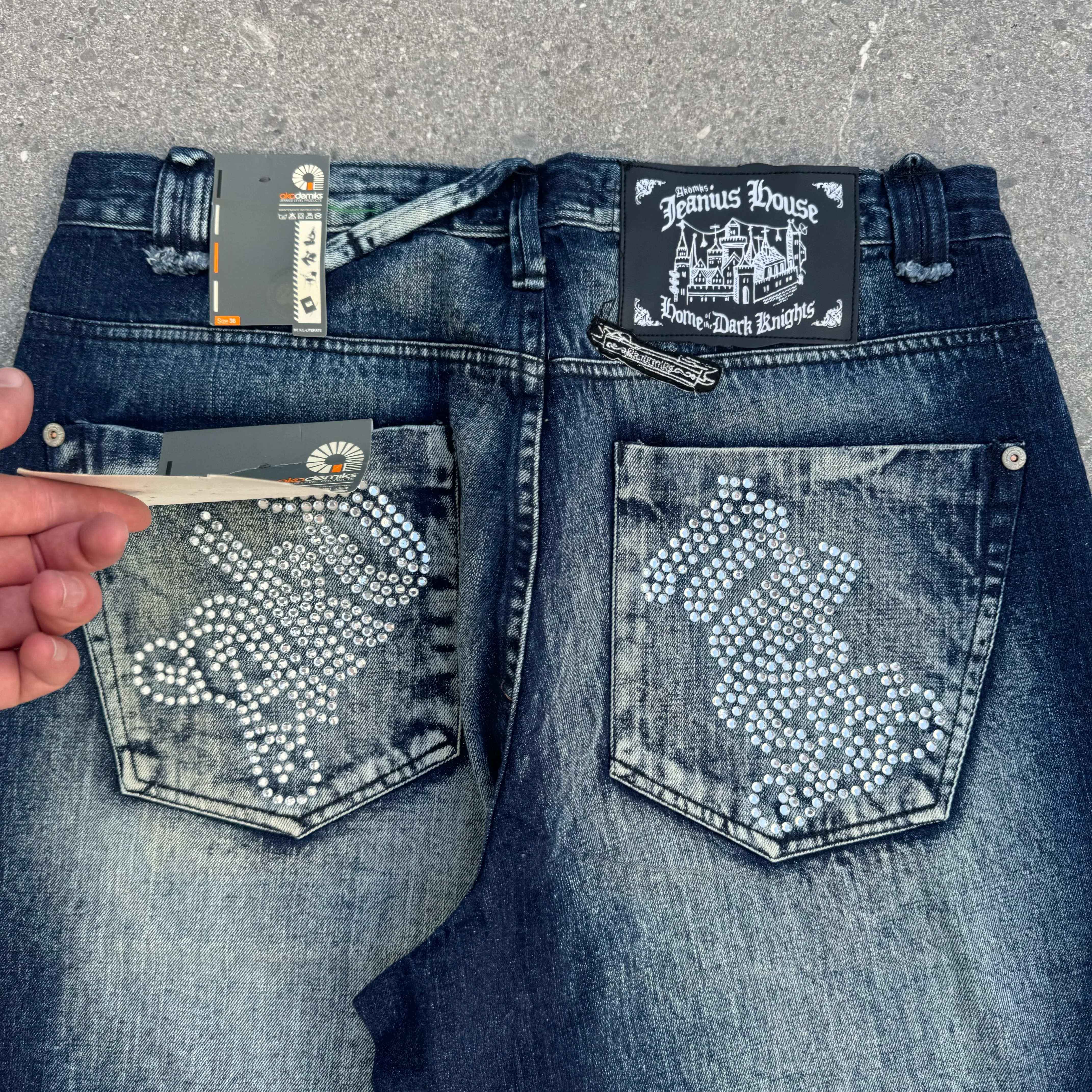 deadstock akademiks jorts - 36” - Image 4