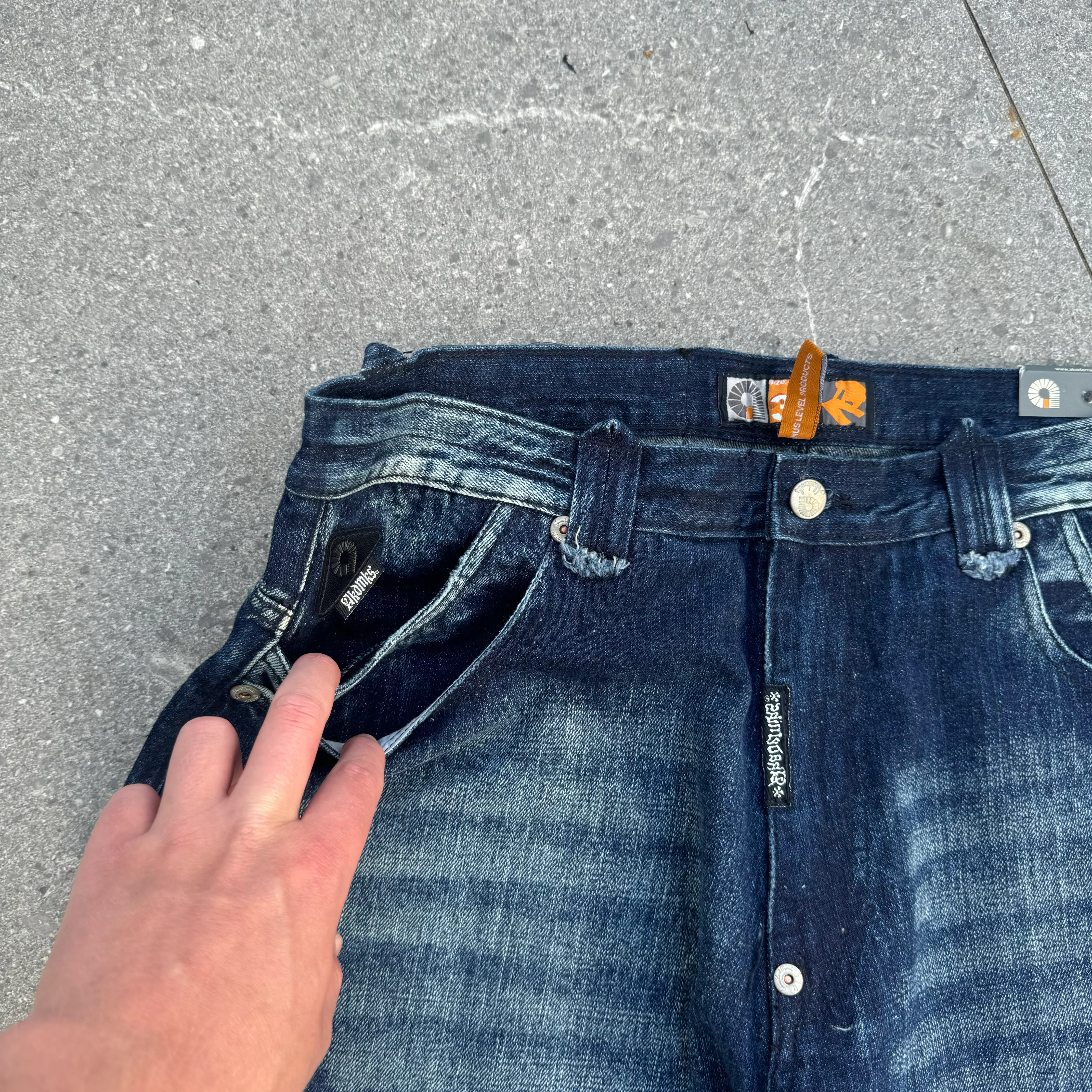 deadstock akademiks jorts - 36” - Image 5