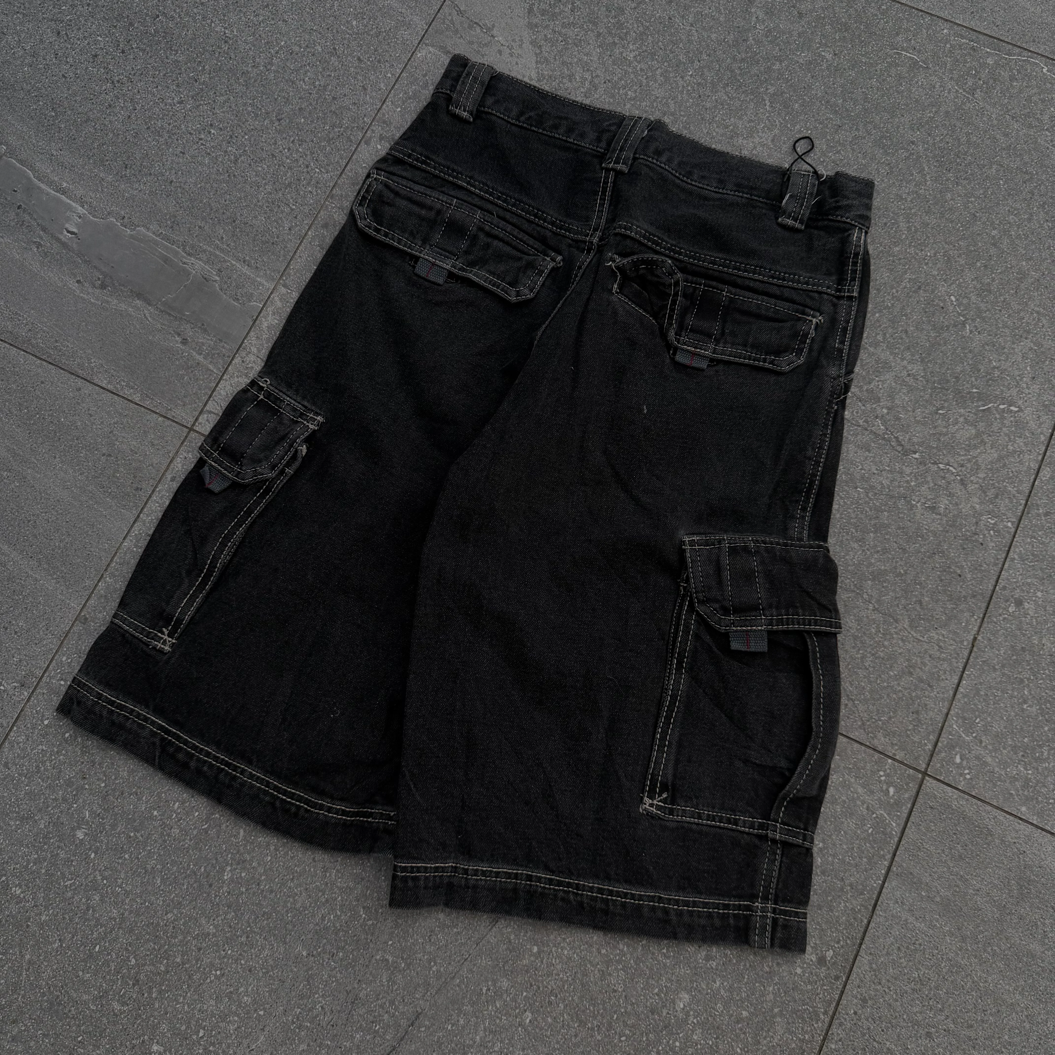 loooong thriller jorts - 31” - Image 3